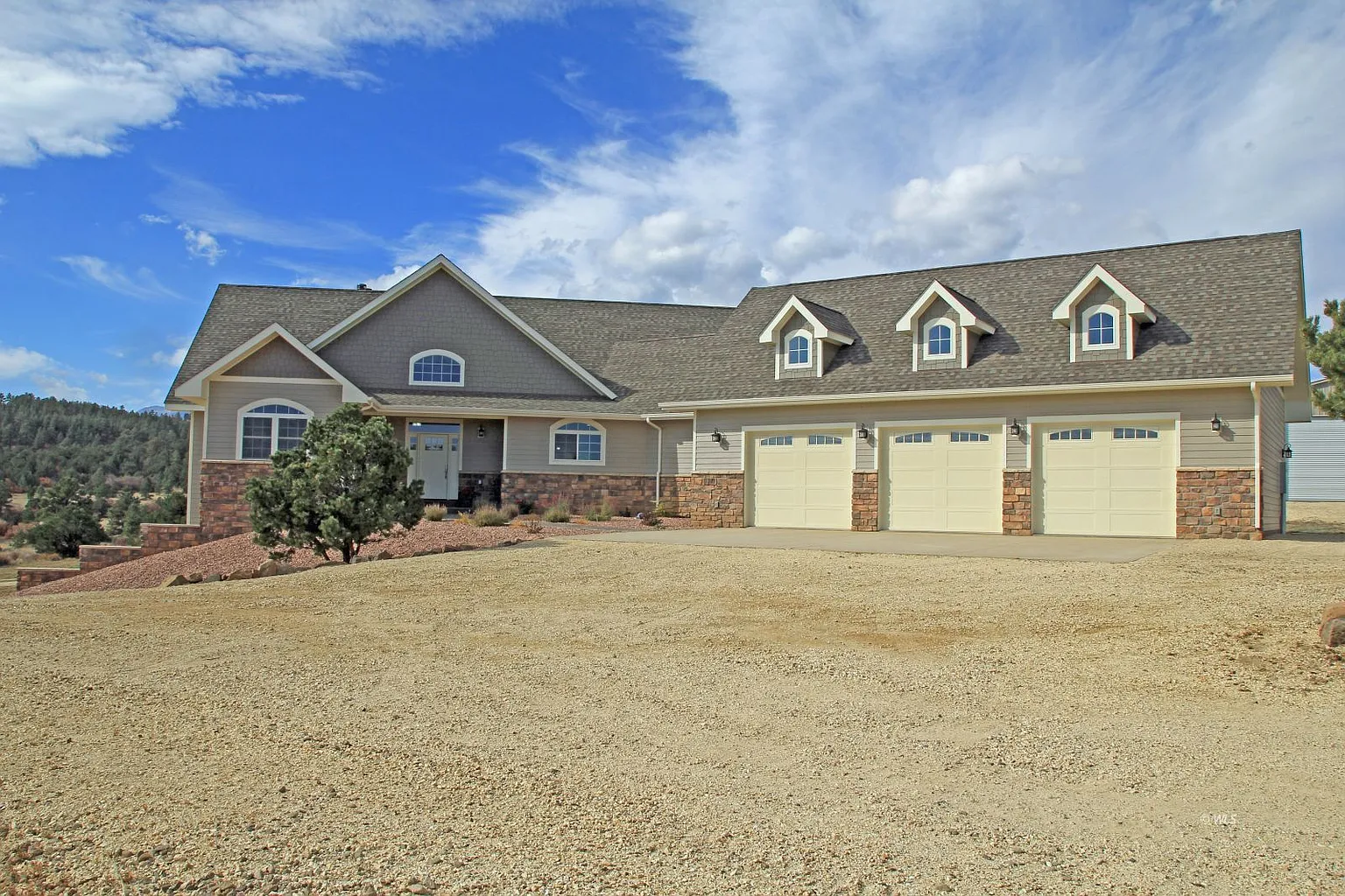 PL-Front of house