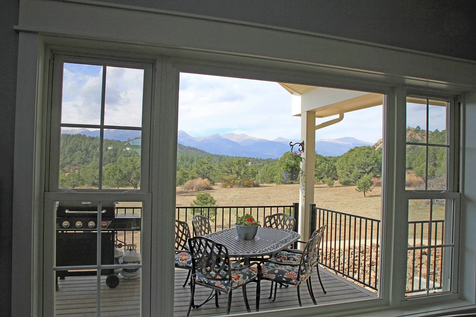 PL-View out dining window